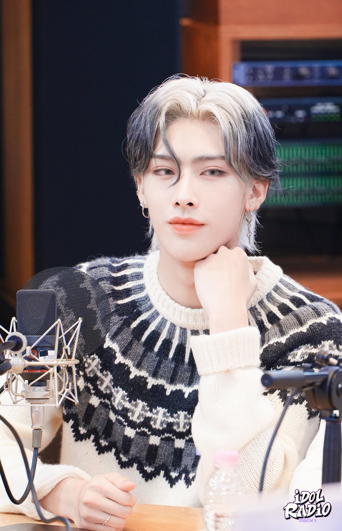 A moment captured by Ricky (ZEROBASEONE)'s fan