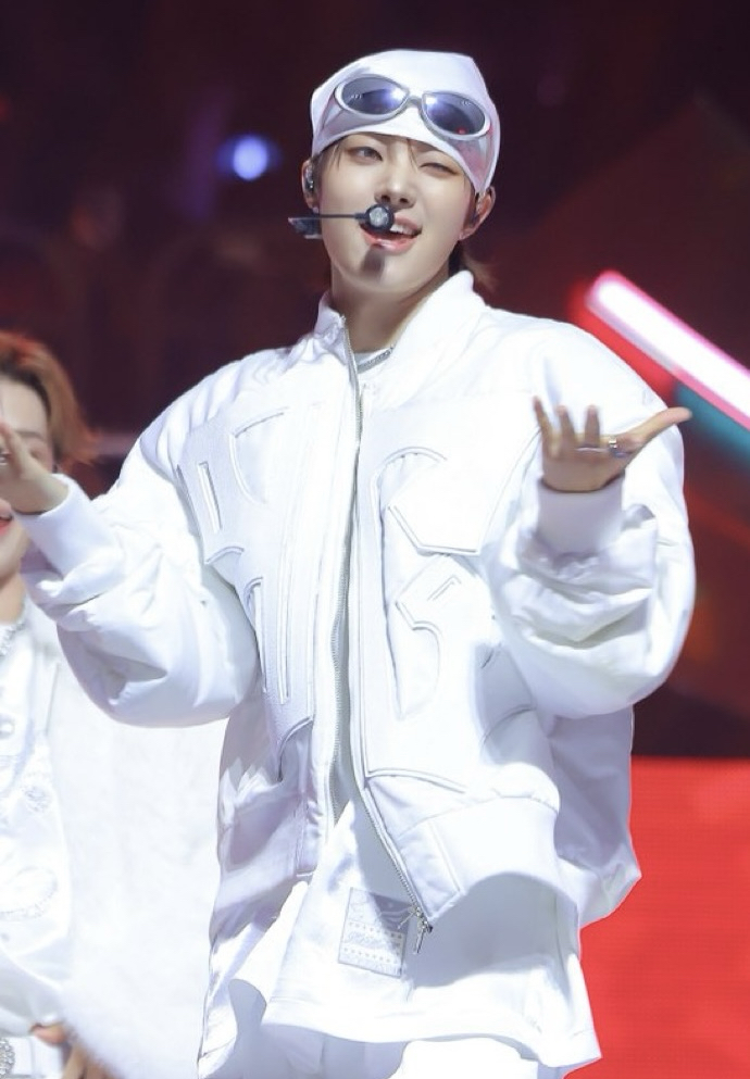 A moment captured by EJ (&TEAM)'s fan