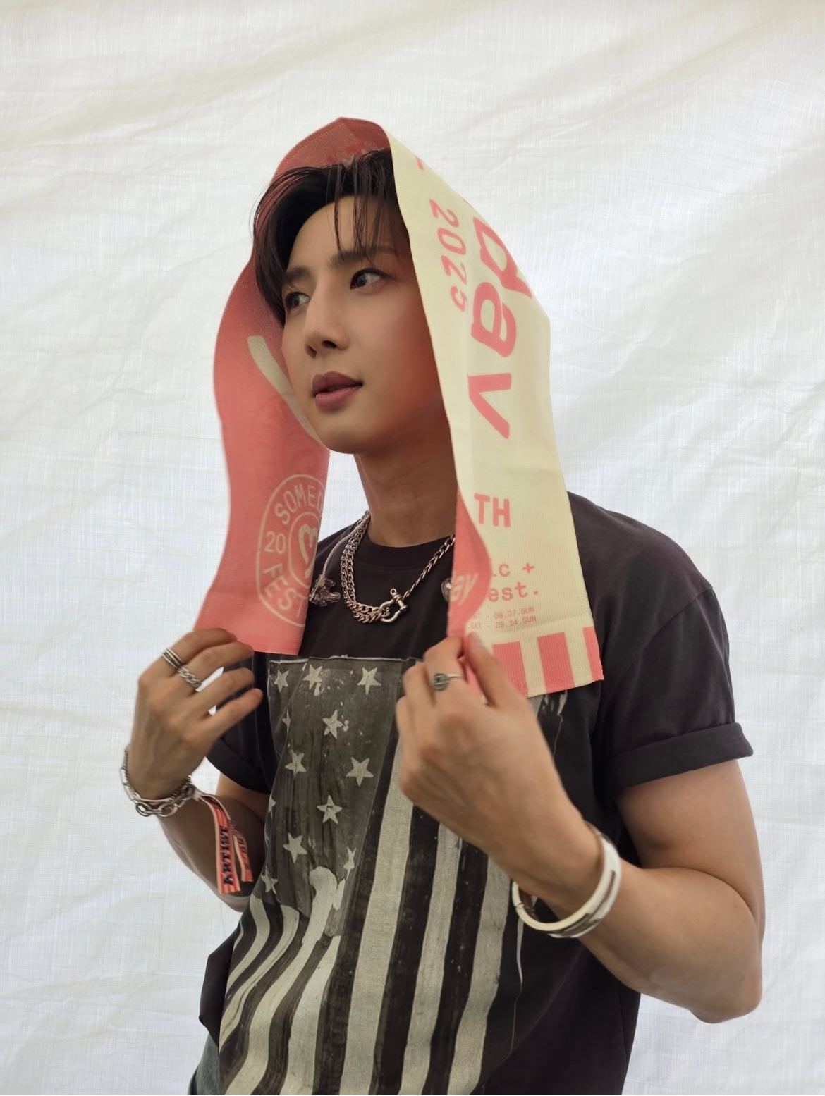 Behind-the-scenes cut of Hui (PENTAGON)