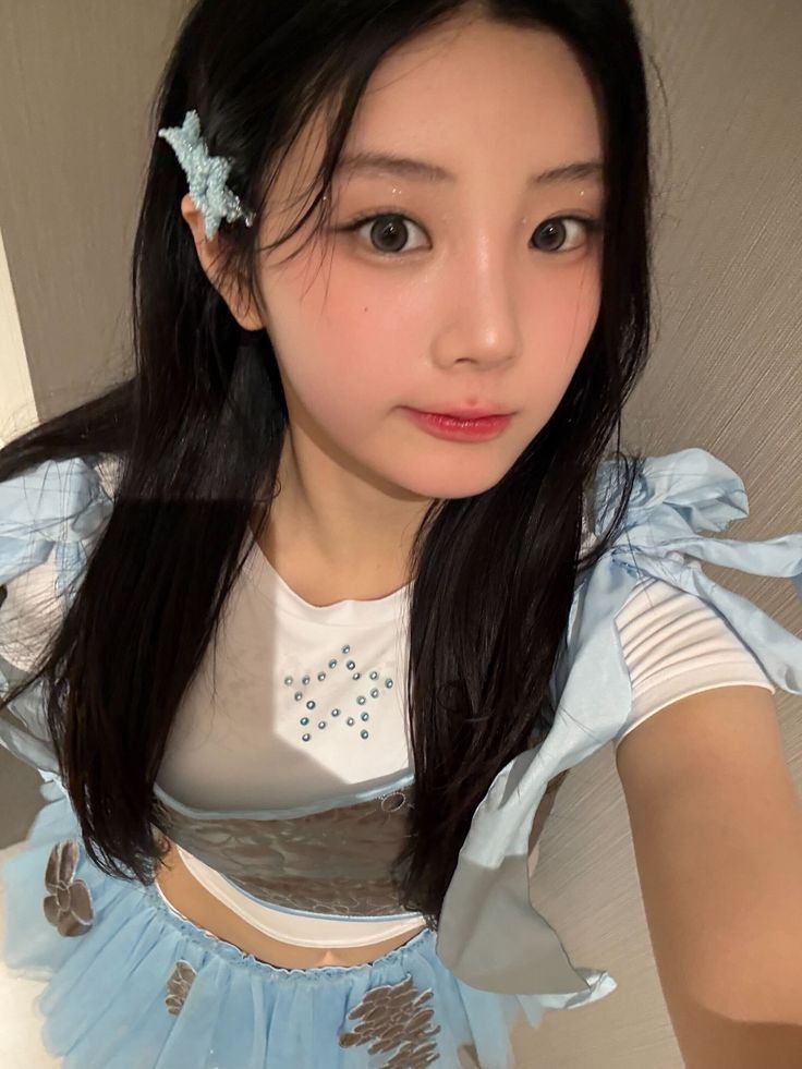 Behind-the-scenes cut of Wonhee (ILLIT)