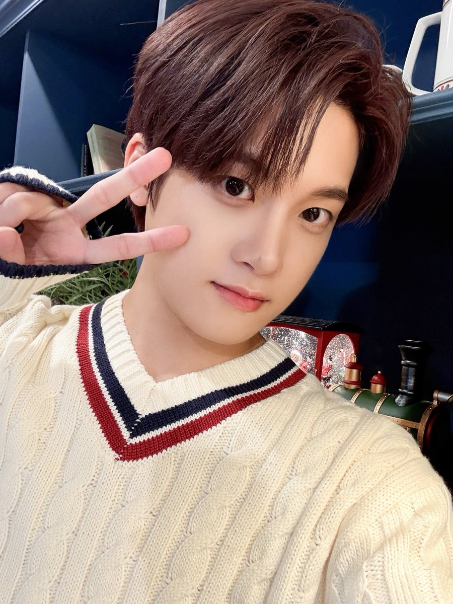 Behind-the-scenes cut of Xikers