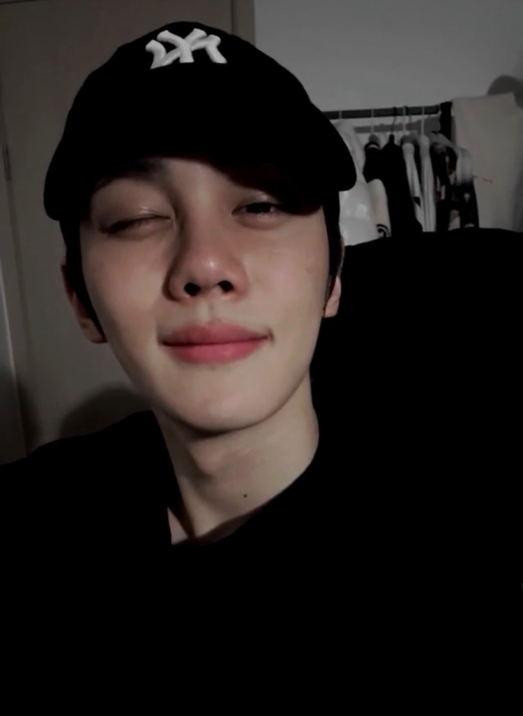 Behind-the-scenes cut of Kim Gyuvin (ZEROBASEONE)