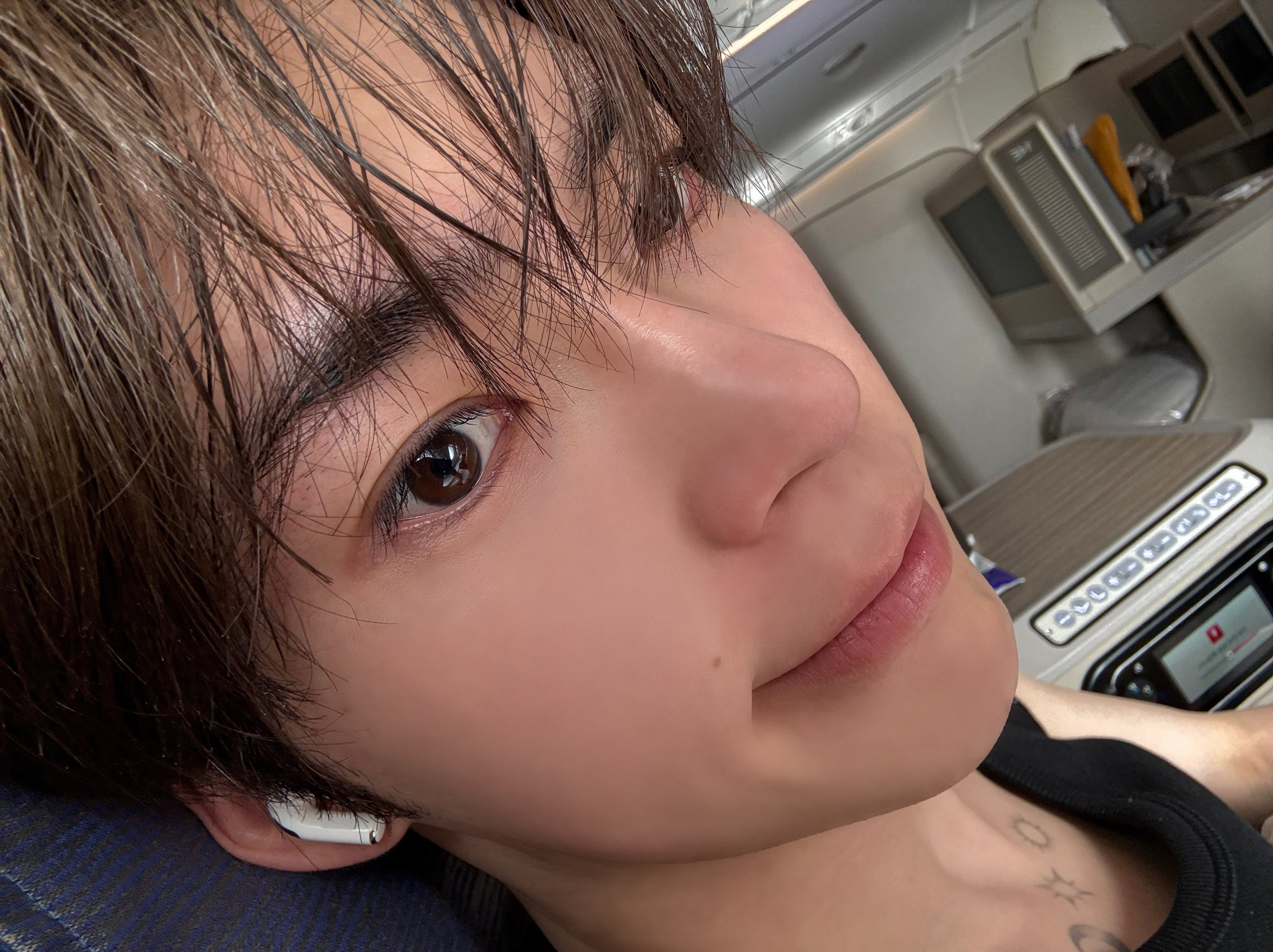 Behind-the-scenes cut of Sung Hanbin (ZEROBASEONE)