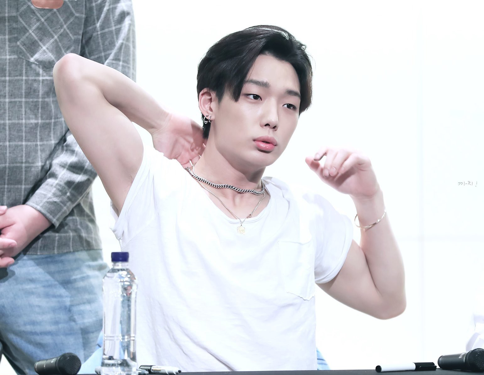 A moment captured by BOBBY (iKON)'s fan
