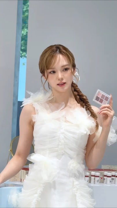 A heartfelt wallpaper shared by Rio (NiziU)'s fans