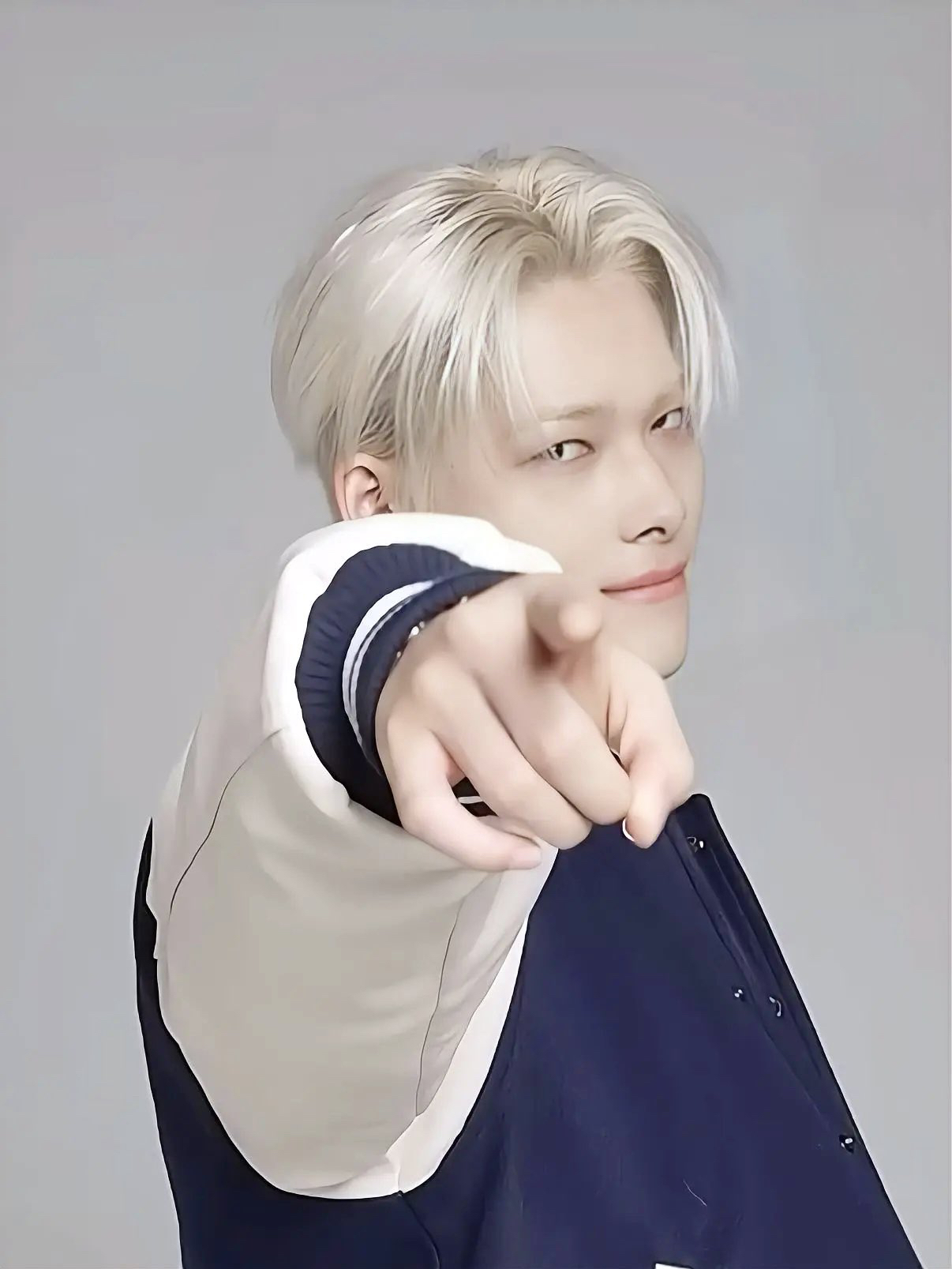 NI-KI (ENHYPEN)的最新照片