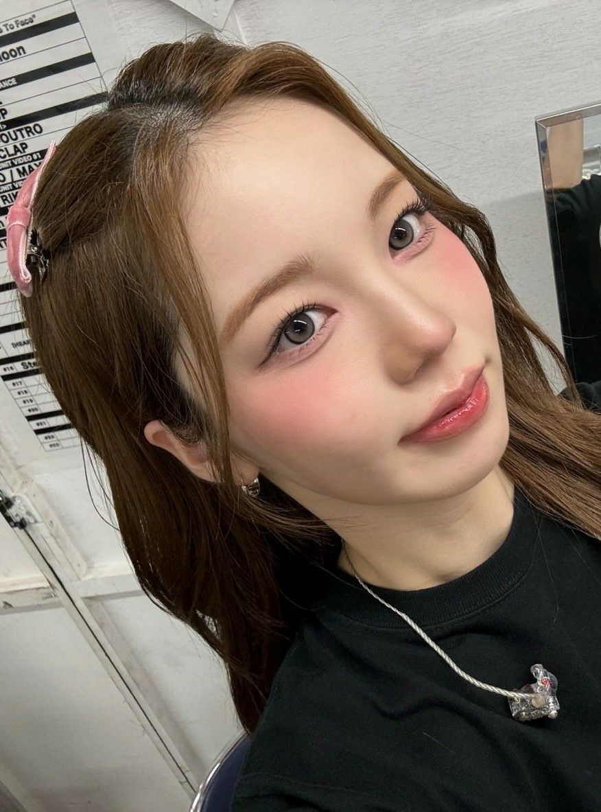 Latest photo of Ayaka (NiziU)