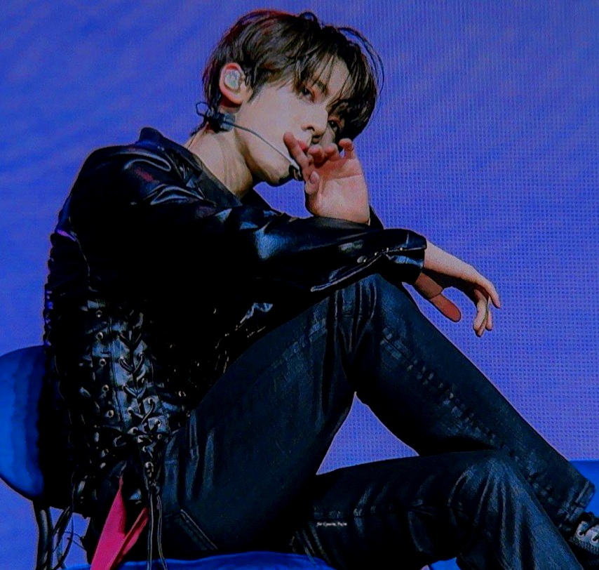 Recent activity shot of Han Yujin (ZEROBASEONE)