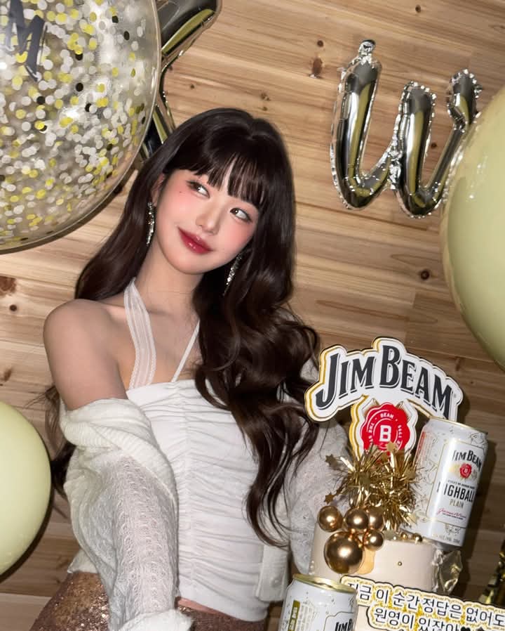 Latest photo of Jang Wonyoung (IVE)