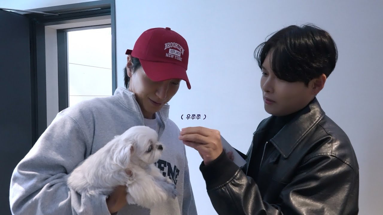 Behind-the-scenes cut of Leeteuk (Super Junior)