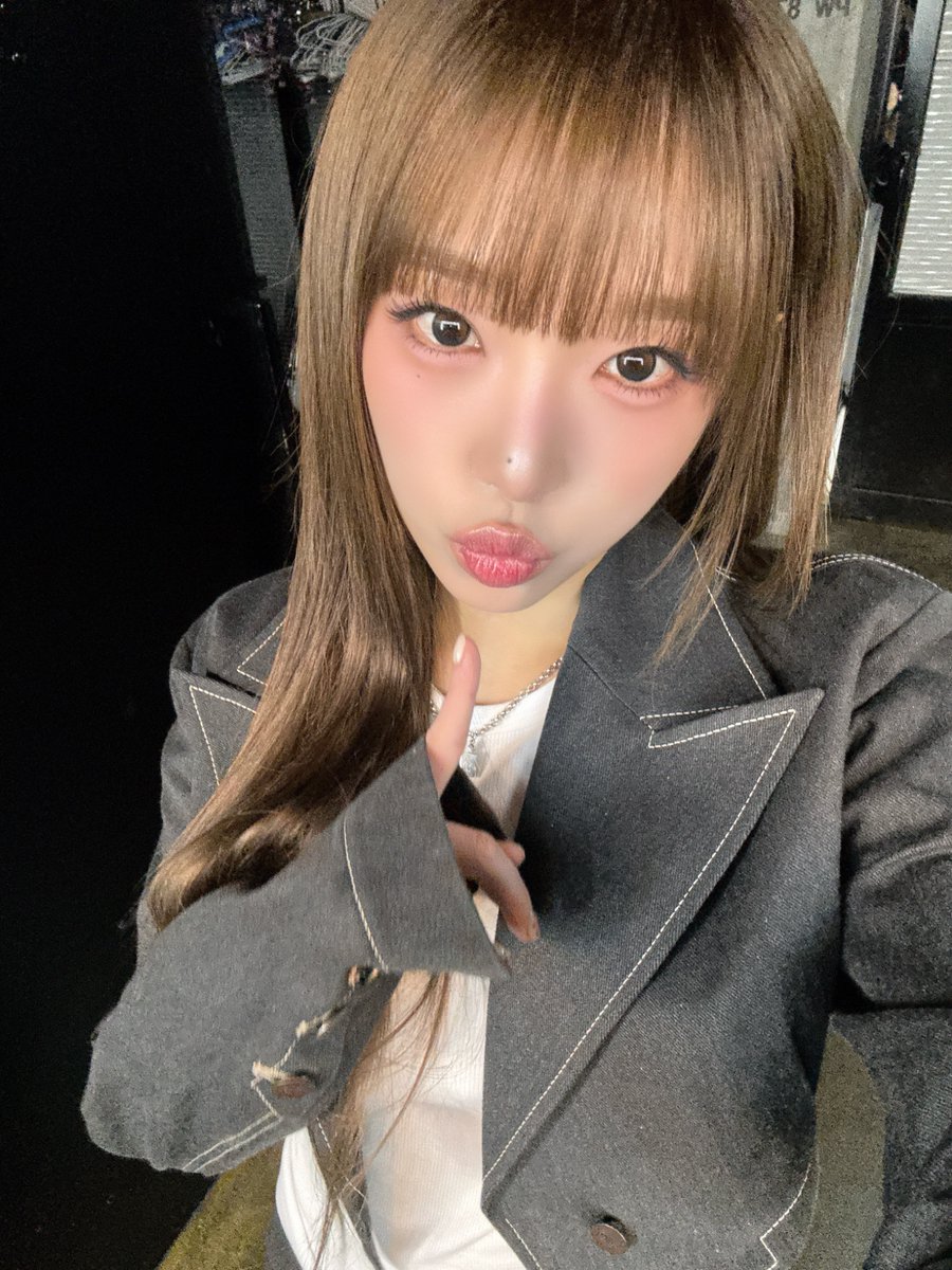 Behind-the-scenes cut of Choi Yena