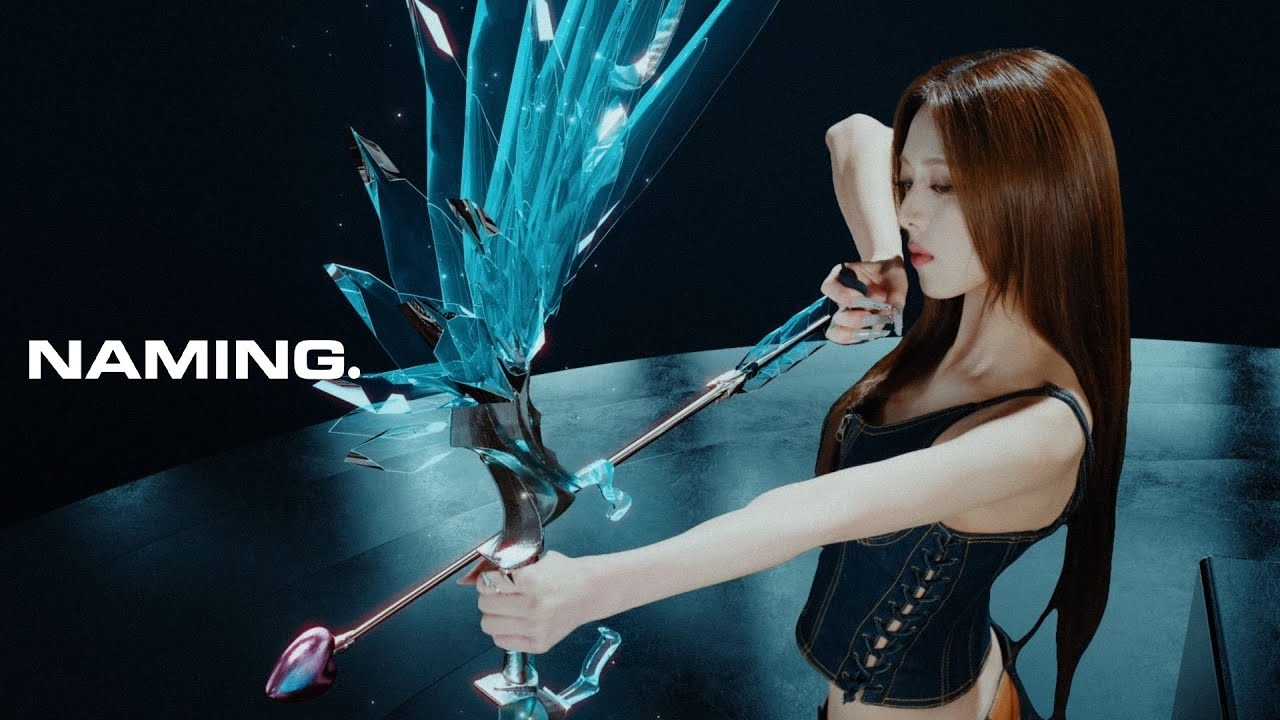 Recent activity shot of Yuna (ITZY)