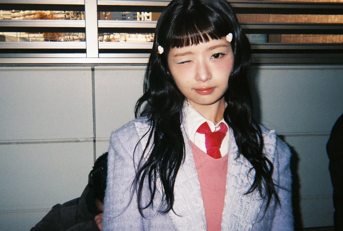 Behind-the-scenes cut of IVE