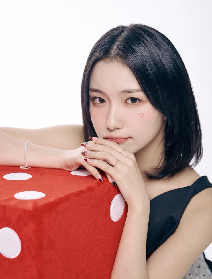 Foto aktivitas terbaru Seo Youngeun (Kep1er)