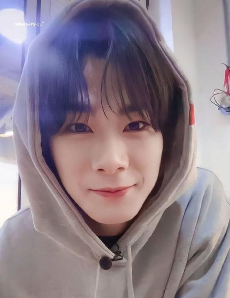 A moment captured by Moonbin (ASTRO)'s fan