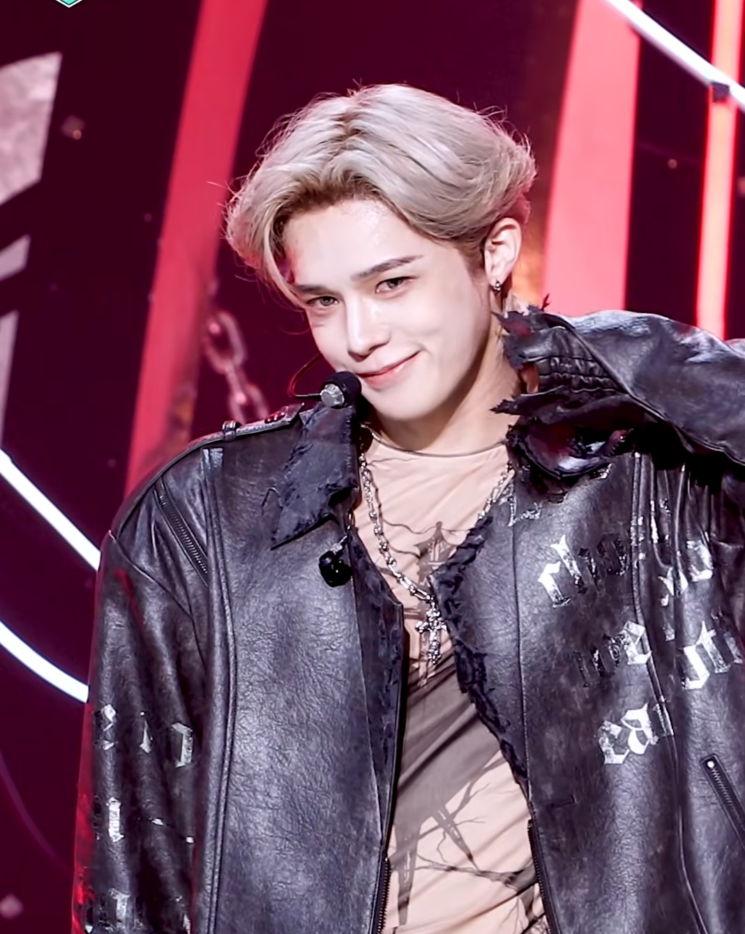 A moment captured by K (&TEAM)'s fan