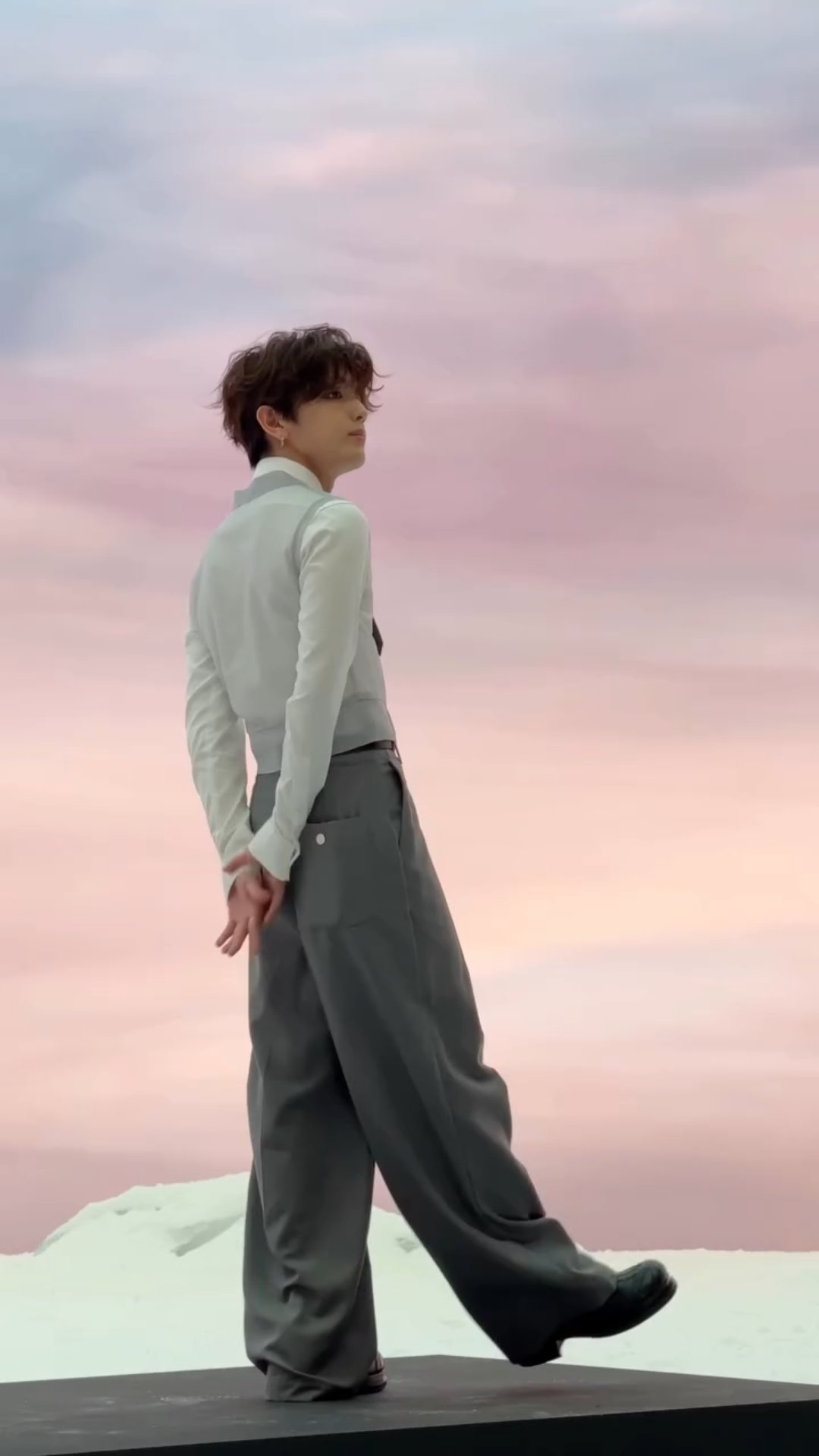 A moment captured by Takatsuka Hiromu (INI)'s fan