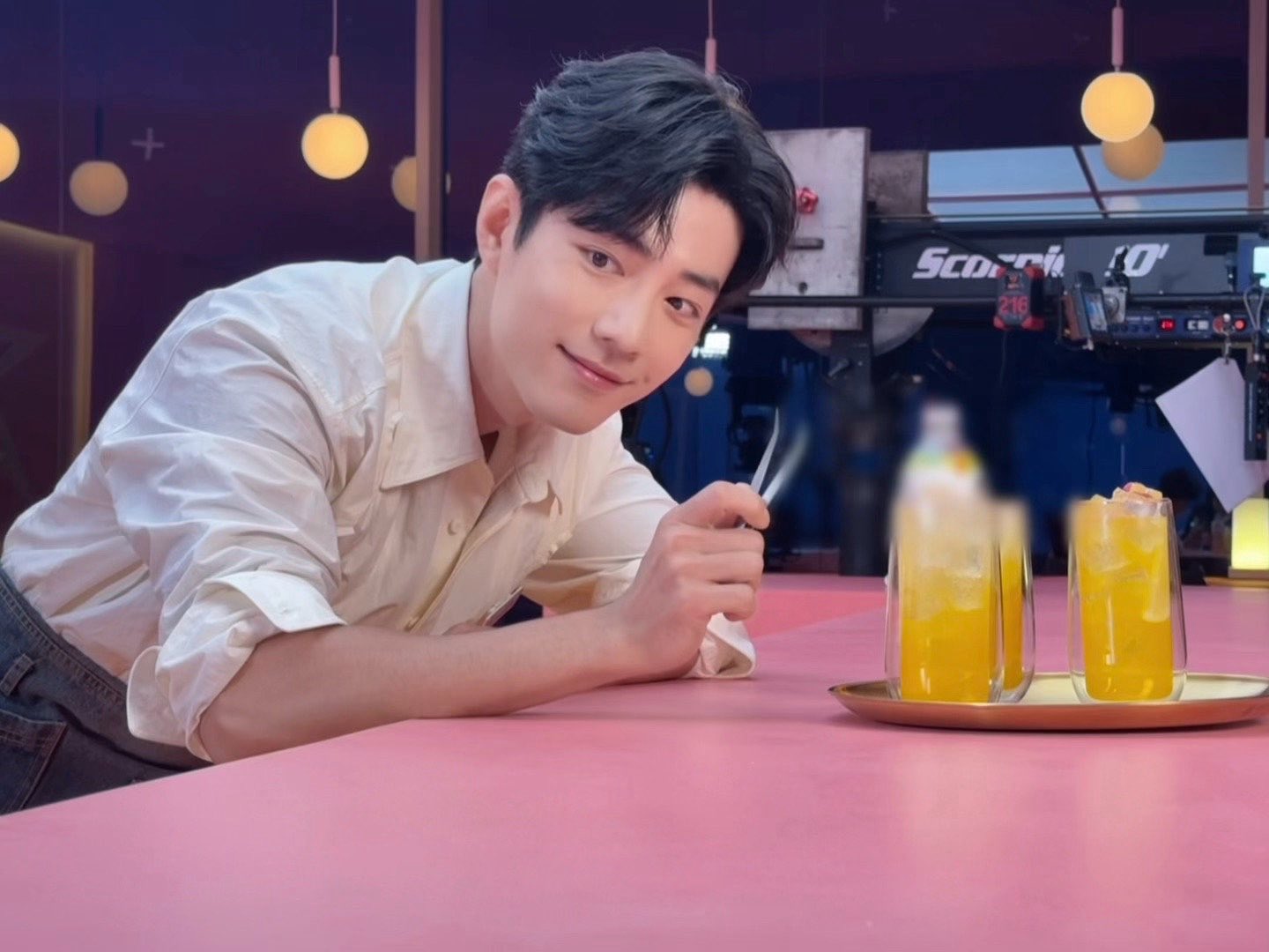 Behind-the-scenes cut of Xiao Zhan