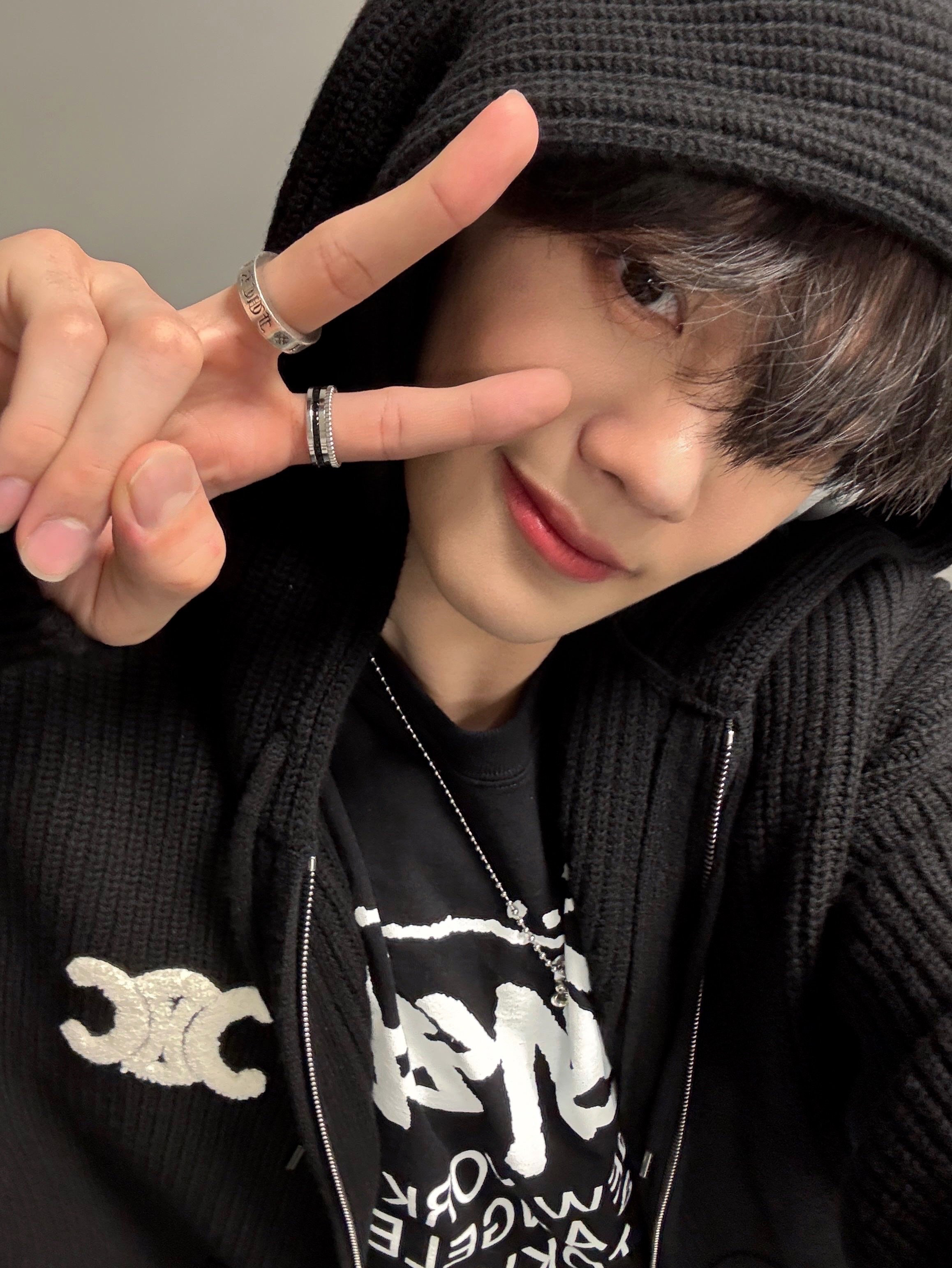 Recent activity shot of Kim Gyuvin (ZEROBASEONE)