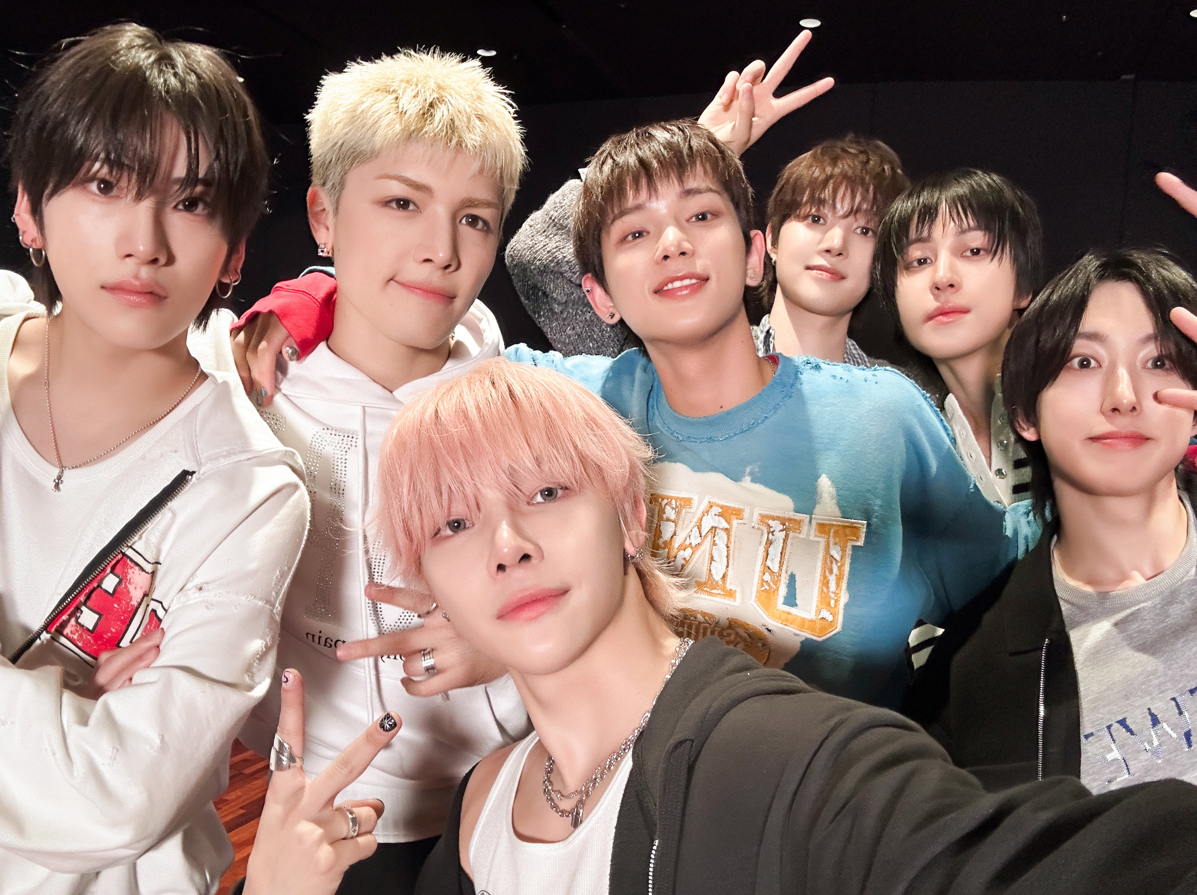 Momen yang diabadikan oleh penggemar Nicholas (&TEAM)