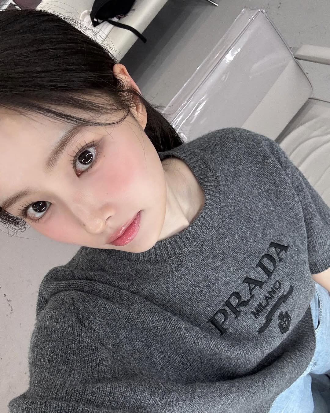 Behind-the-scenes cut of Kang Hyewon