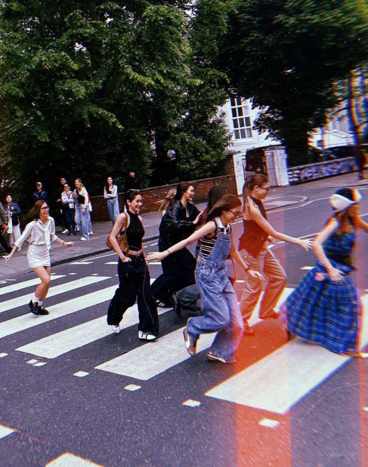 Behind-the-scenes cut of BINI