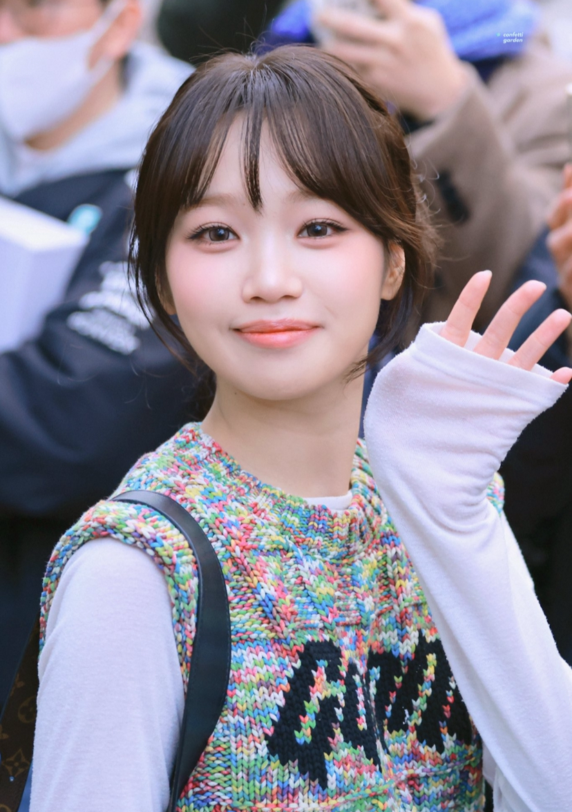 Behind-the-scenes cut of Kim Chaewon (LE SSERAFIM)