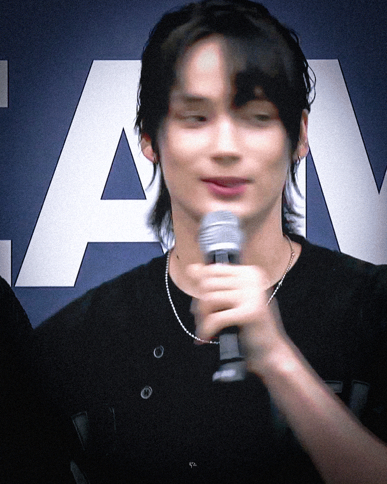 Behind-the-scenes cut of HueningKai (TOMORROW X TOGETHER)