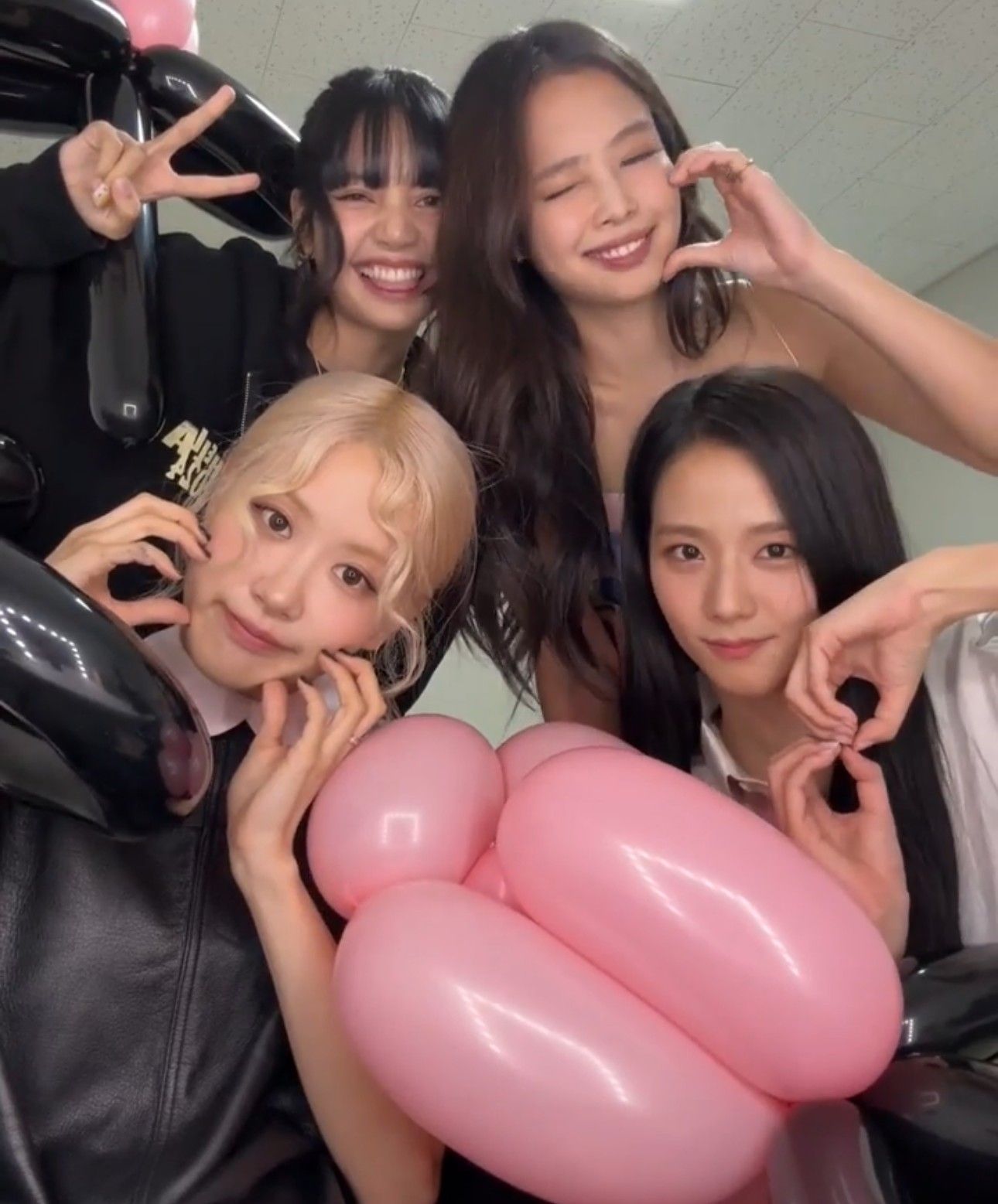 Latest photo of BLACKPINK