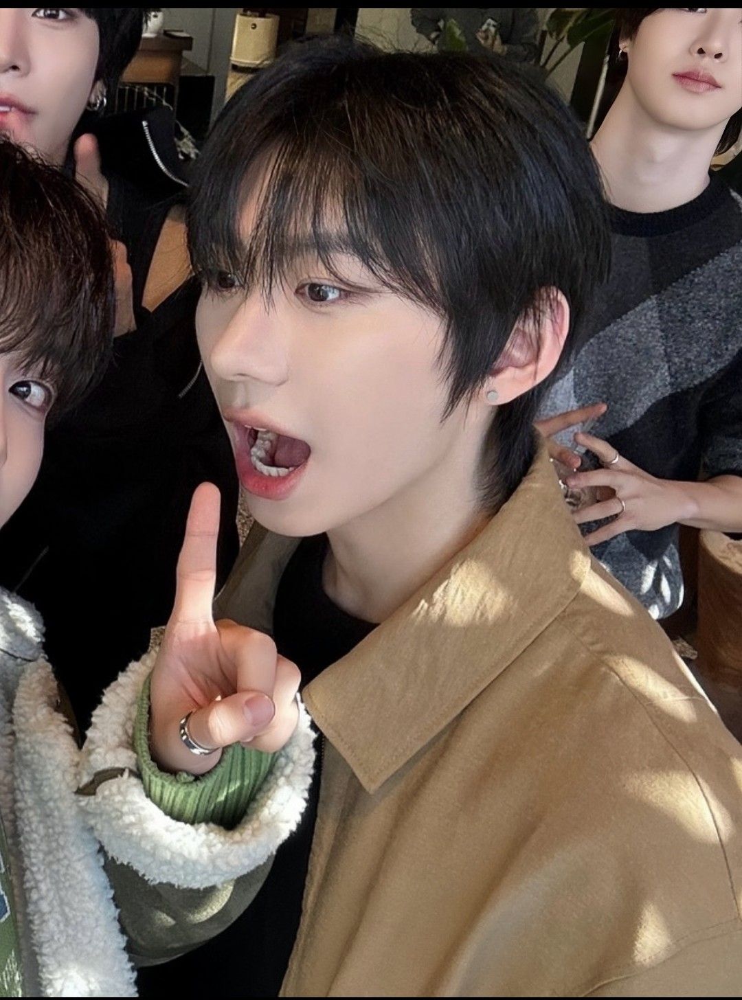 A moment captured by Park Han (AHOF)'s fan