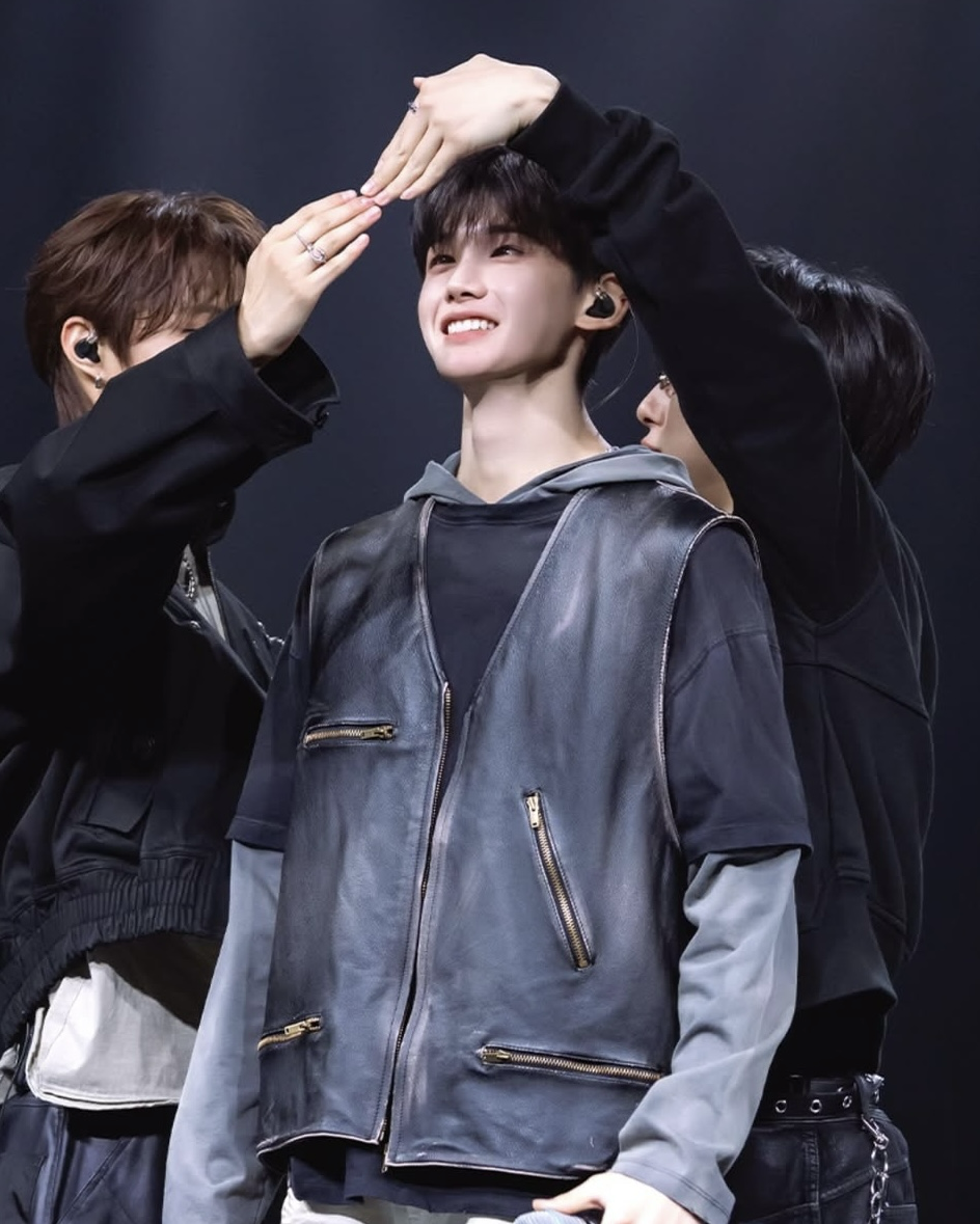 A moment captured by Jo (&TEAM)'s fan