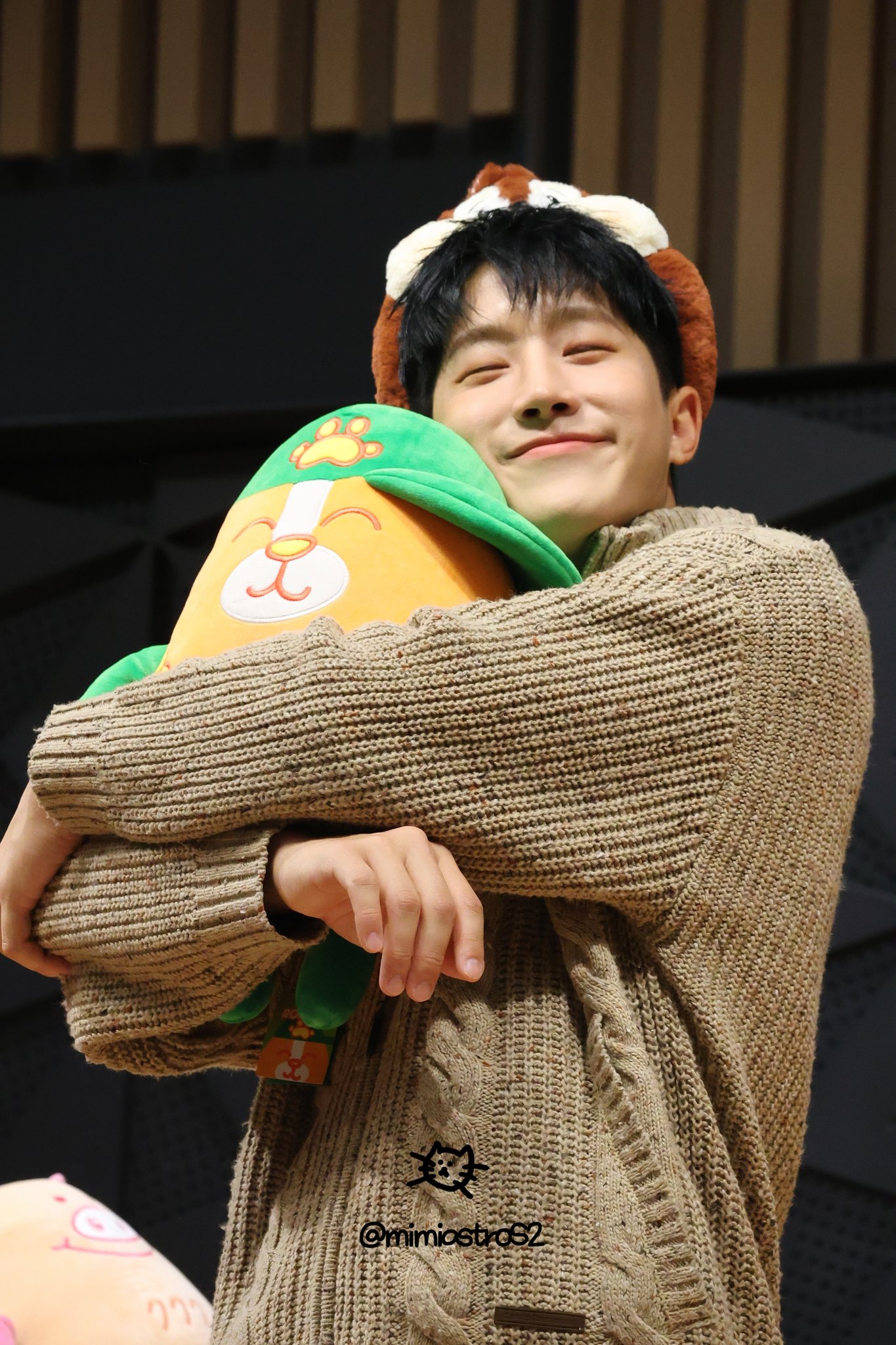 Latest photo of Jinjin (ASTRO)