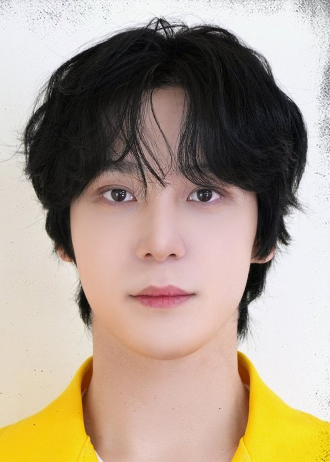 Behind-the-scenes cut of Yunho (ATEEZ)