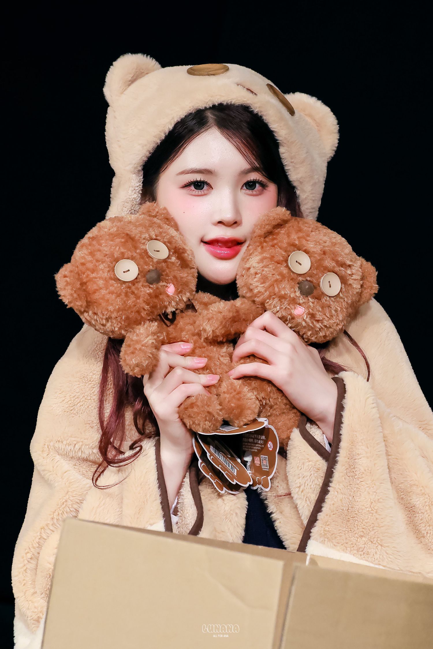 Behind-the-scenes cut of A-na (Hearts2Hearts)