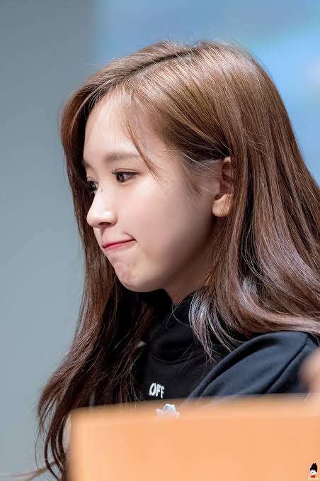 Foto aktivitas terbaru Mina (TWICE)