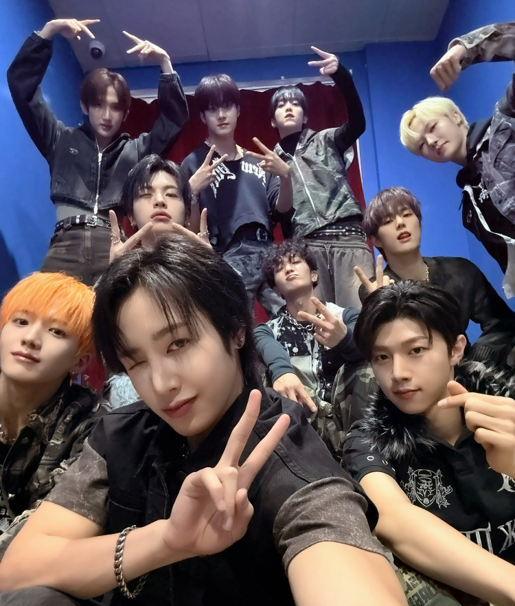 Behind-the-scenes cut of Xikers