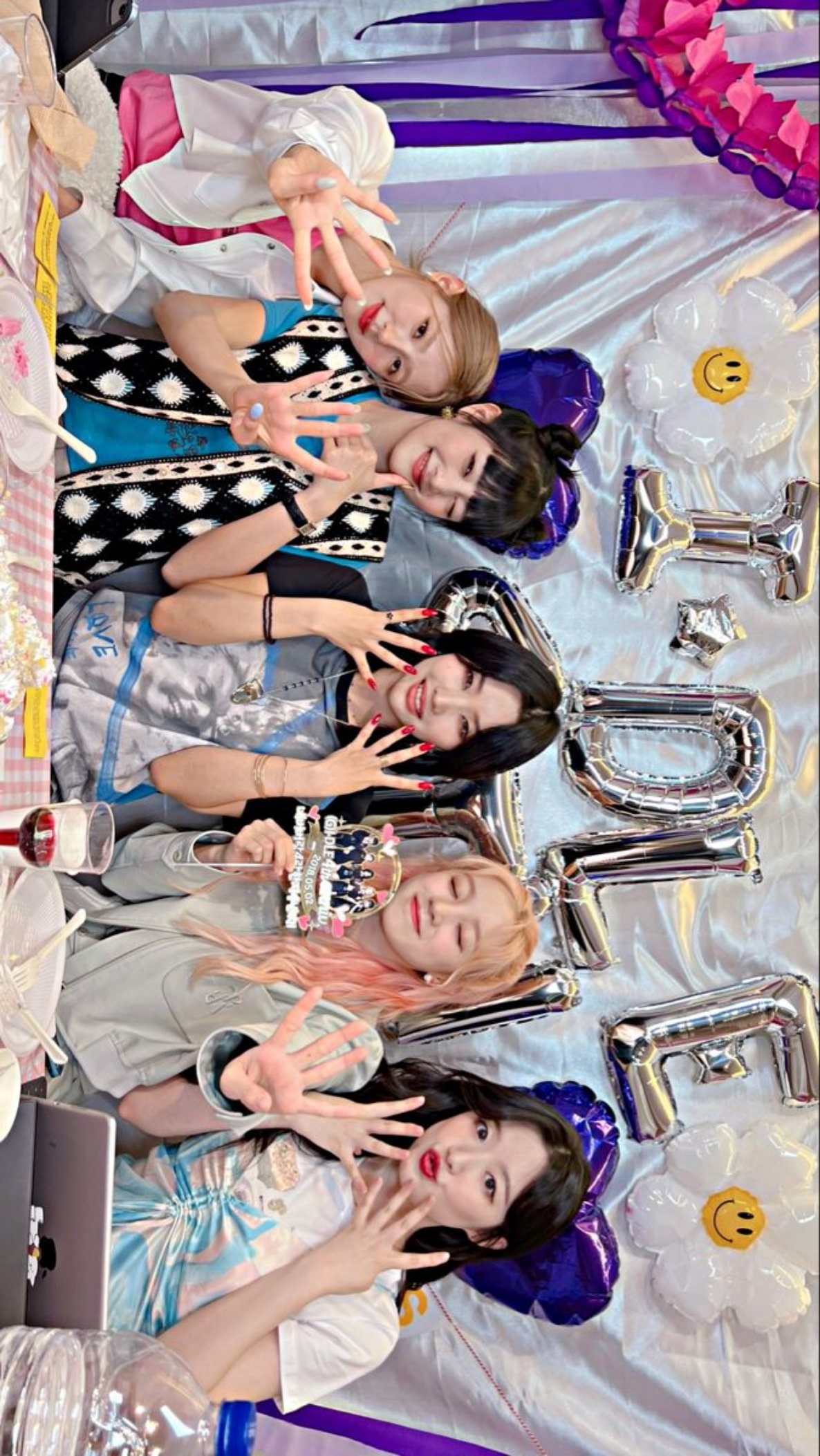 i-dleの舞台裏ショット