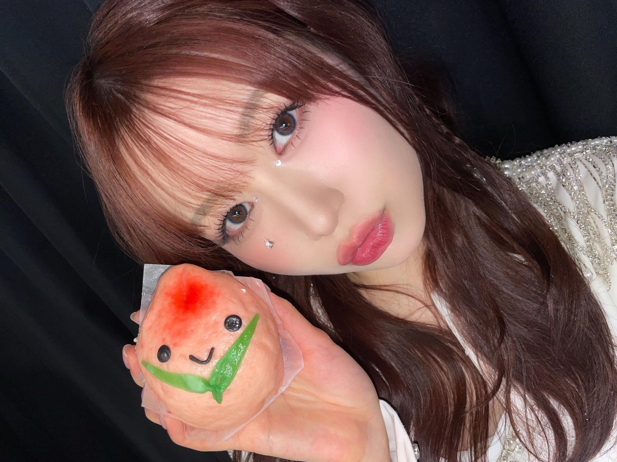 Behind-the-scenes cut of Kasahara Momona (ME:I)