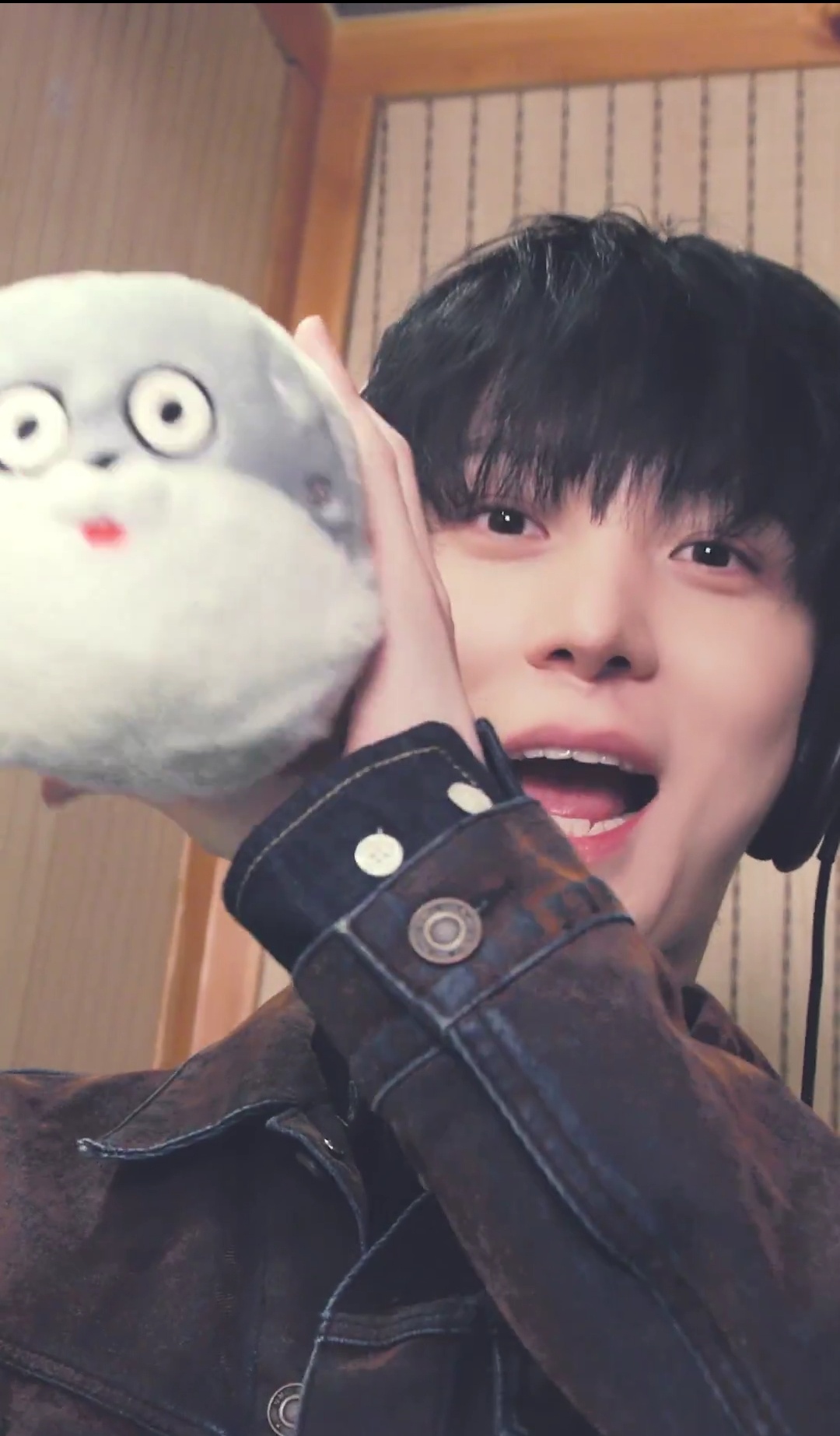 Fandom-recommended wallpaper image of Yunho (ATEEZ)