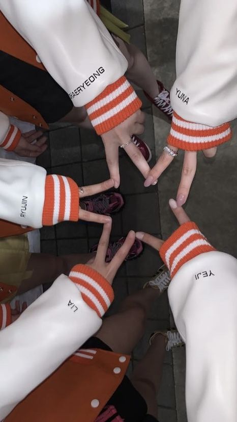 Fandom-recommended wallpaper image of ITZY