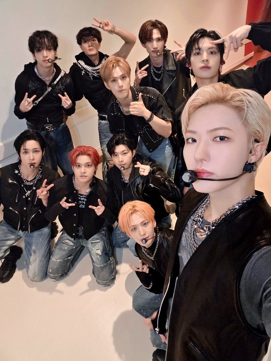 A moment captured by Xikers's fan