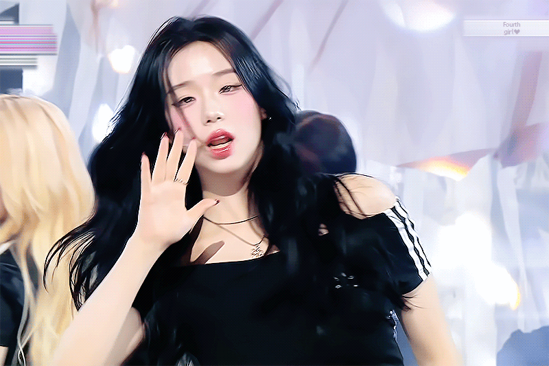 Behind-the-scenes cut of Kim ChaeYeon (tripleS)