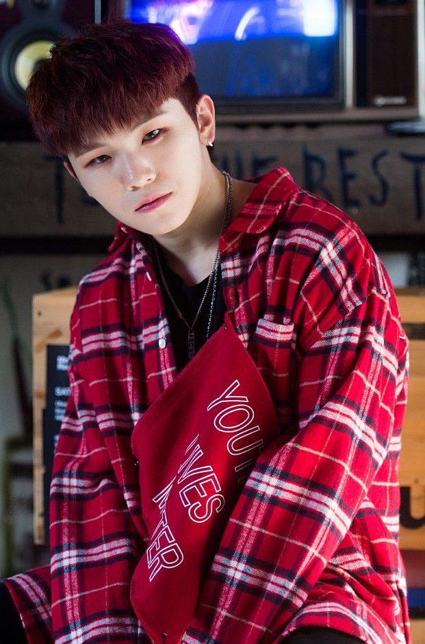 A moment captured by Woozi (SEVENTEEN)'s fan