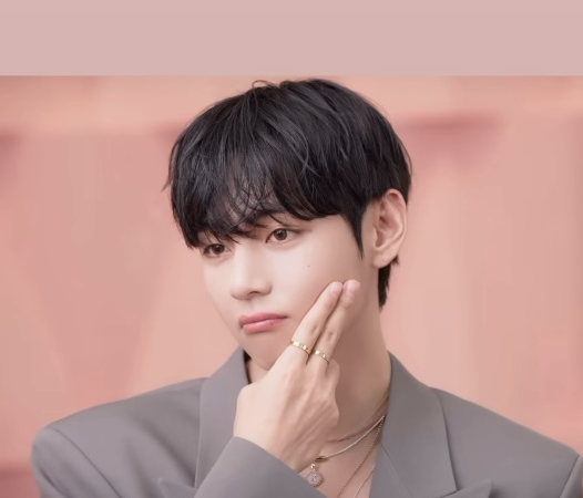 뷔 (방탄소년단)의 최신 사진