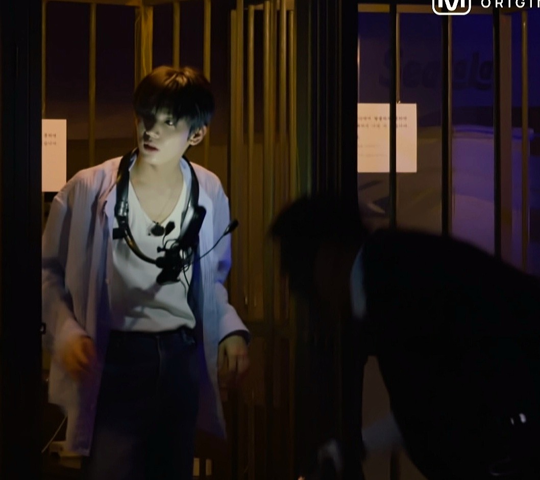 Behind-the-scenes cut of Han Yujin (ZEROBASEONE)