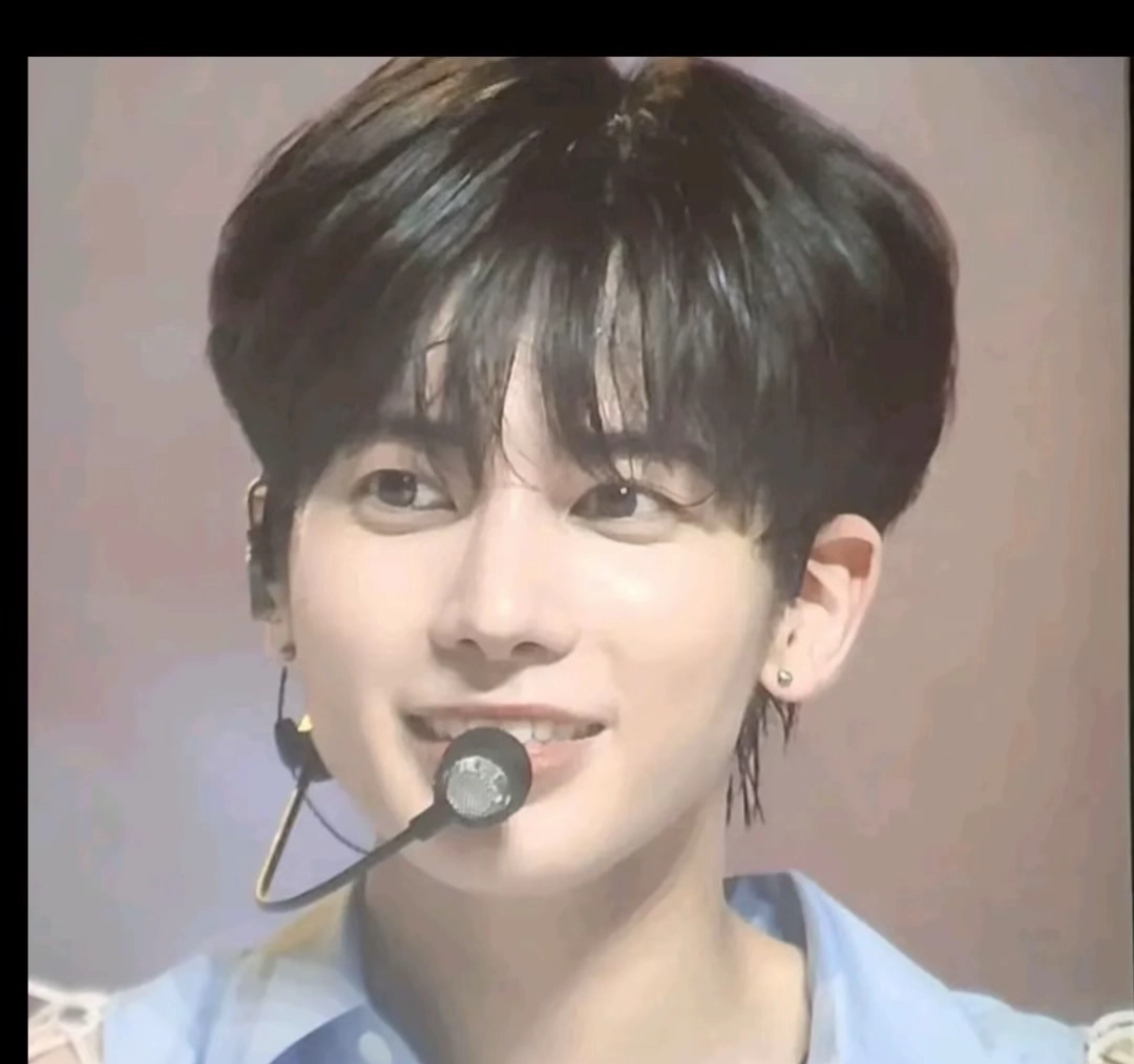 A moment captured by Taehyun (TOMORROW X TOGETHER)'s fan