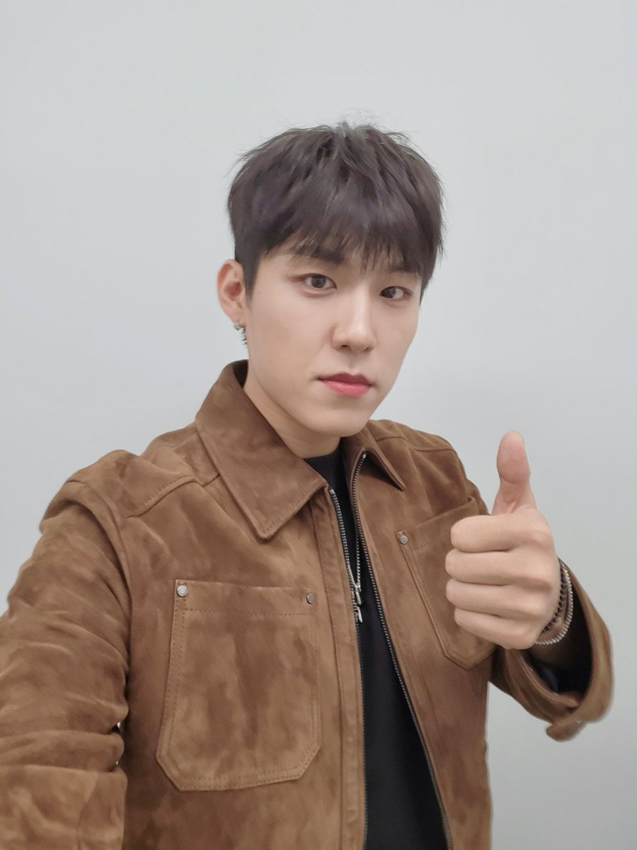 A moment captured by AB6IX's fan