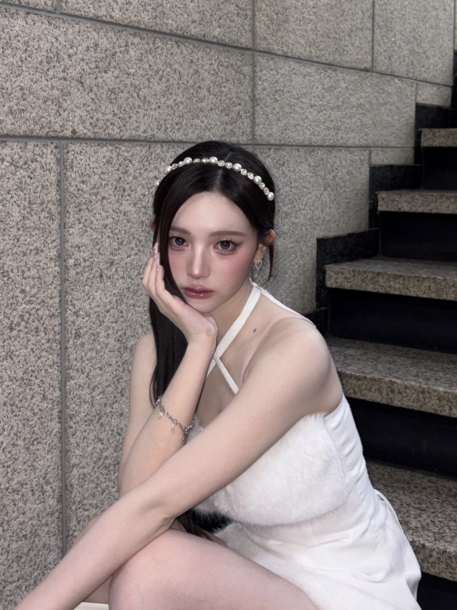 A moment captured by tripleS's fan