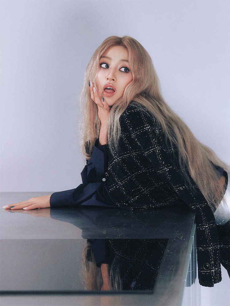 Latest photo of Jihyo (TWICE)