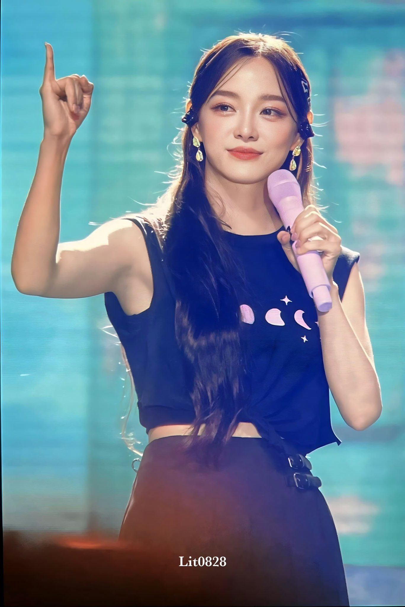 Behind-the-scenes cut of Sejeong